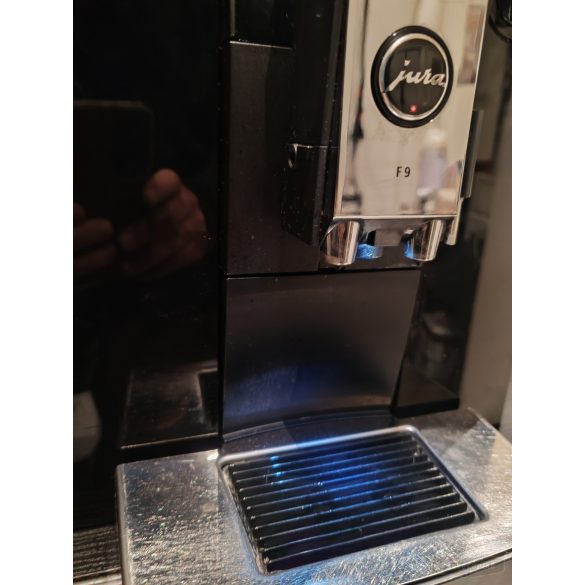 Jura Impressa F9 kávégép (felújított, garancia 12 hó)